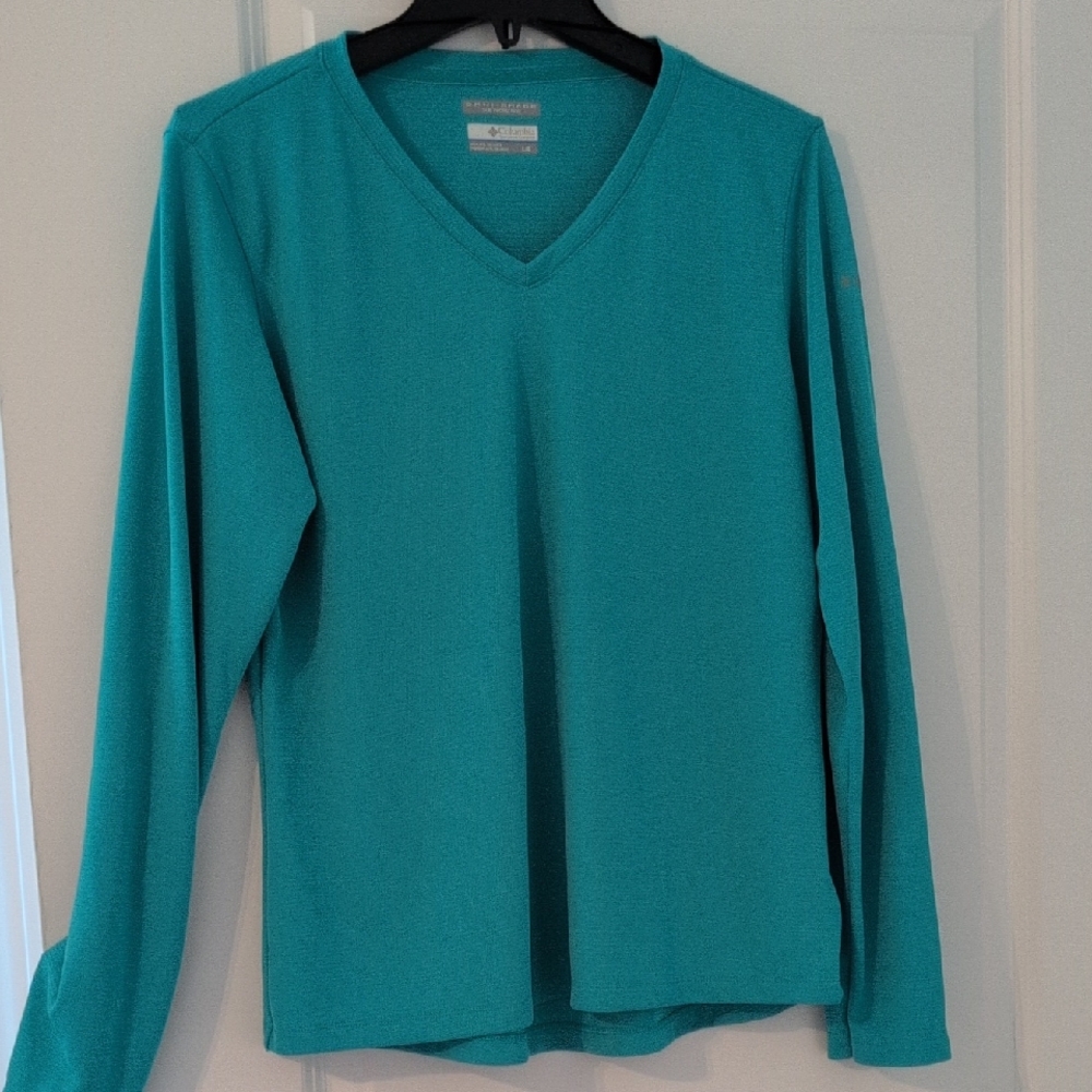 Columbia Teal Long Sleeve V-Neck Top